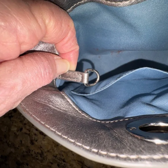 COACH SILVER WRISTLET - Picture 7 of 7